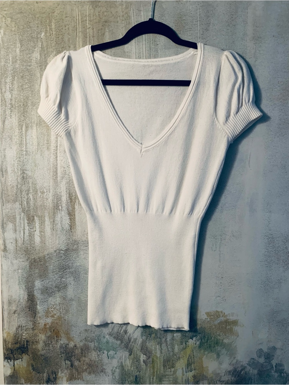 Classic V-Neck Puff Sleeve Top - Knit White